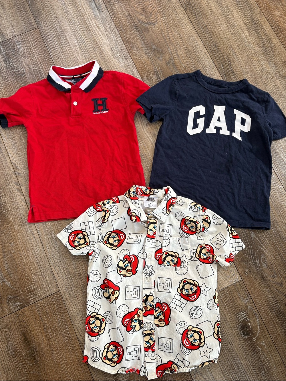 BOYS GAP Tommy Hilfiger Red Polo & White Super Mario Print Shirt bundle size 6/7